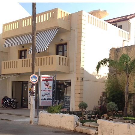 קליבס Asterias Studios & Apartments מראה חיצוני תמונה