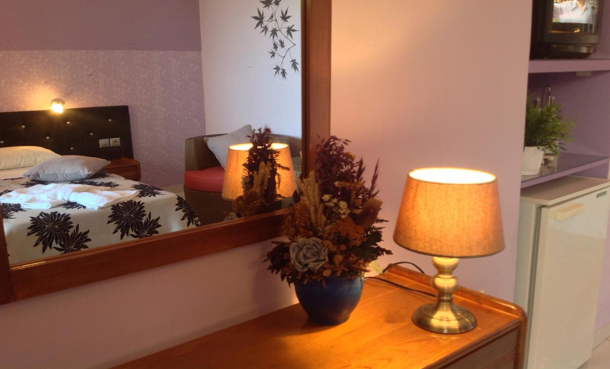 קליבס Asterias Studios & Apartments מראה חיצוני תמונה