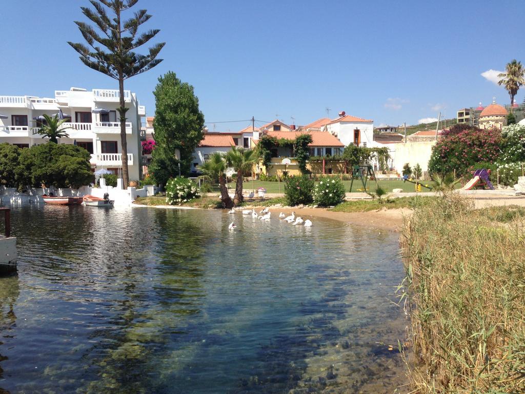 קליבס Asterias Studios & Apartments מראה חיצוני תמונה