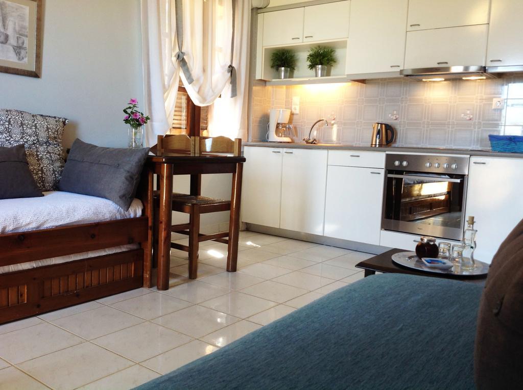 קליבס Asterias Studios & Apartments חדר תמונה
