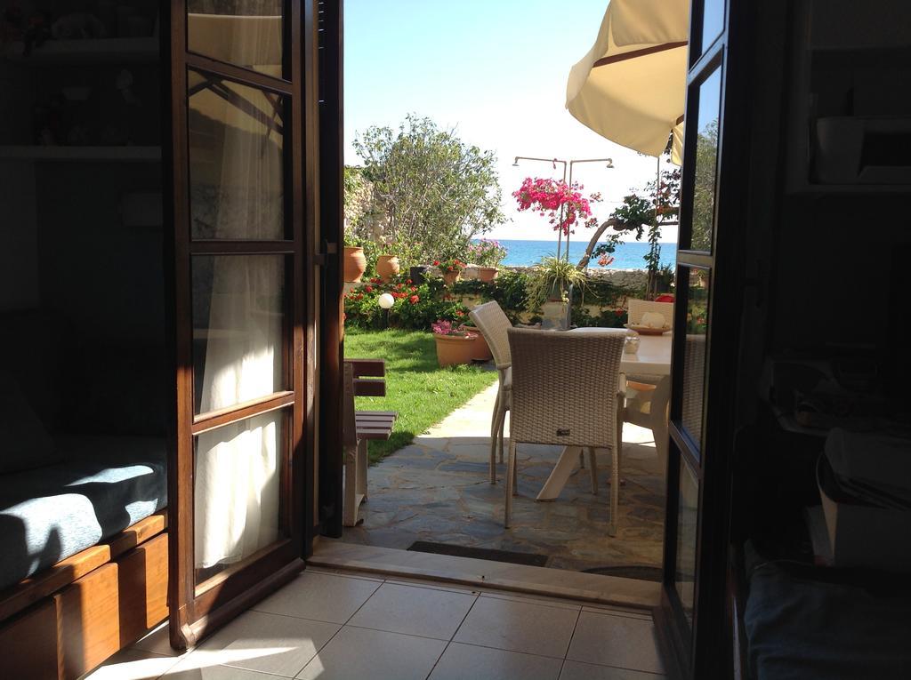 קליבס Asterias Studios & Apartments מראה חיצוני תמונה
