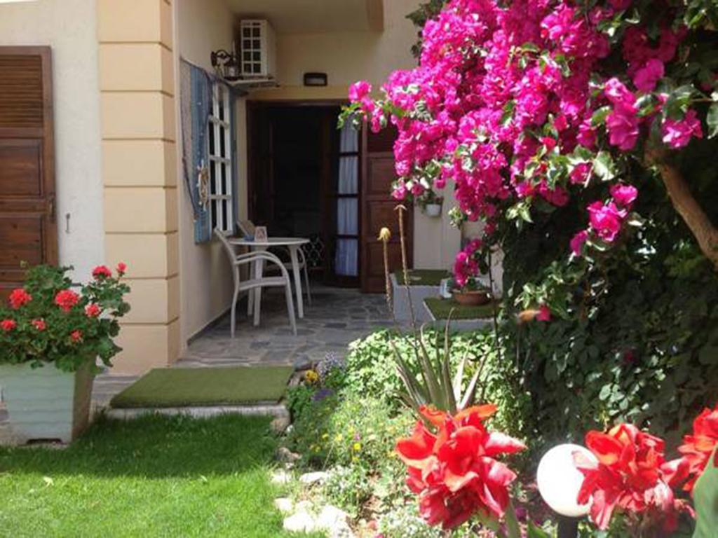 קליבס Asterias Studios & Apartments מראה חיצוני תמונה