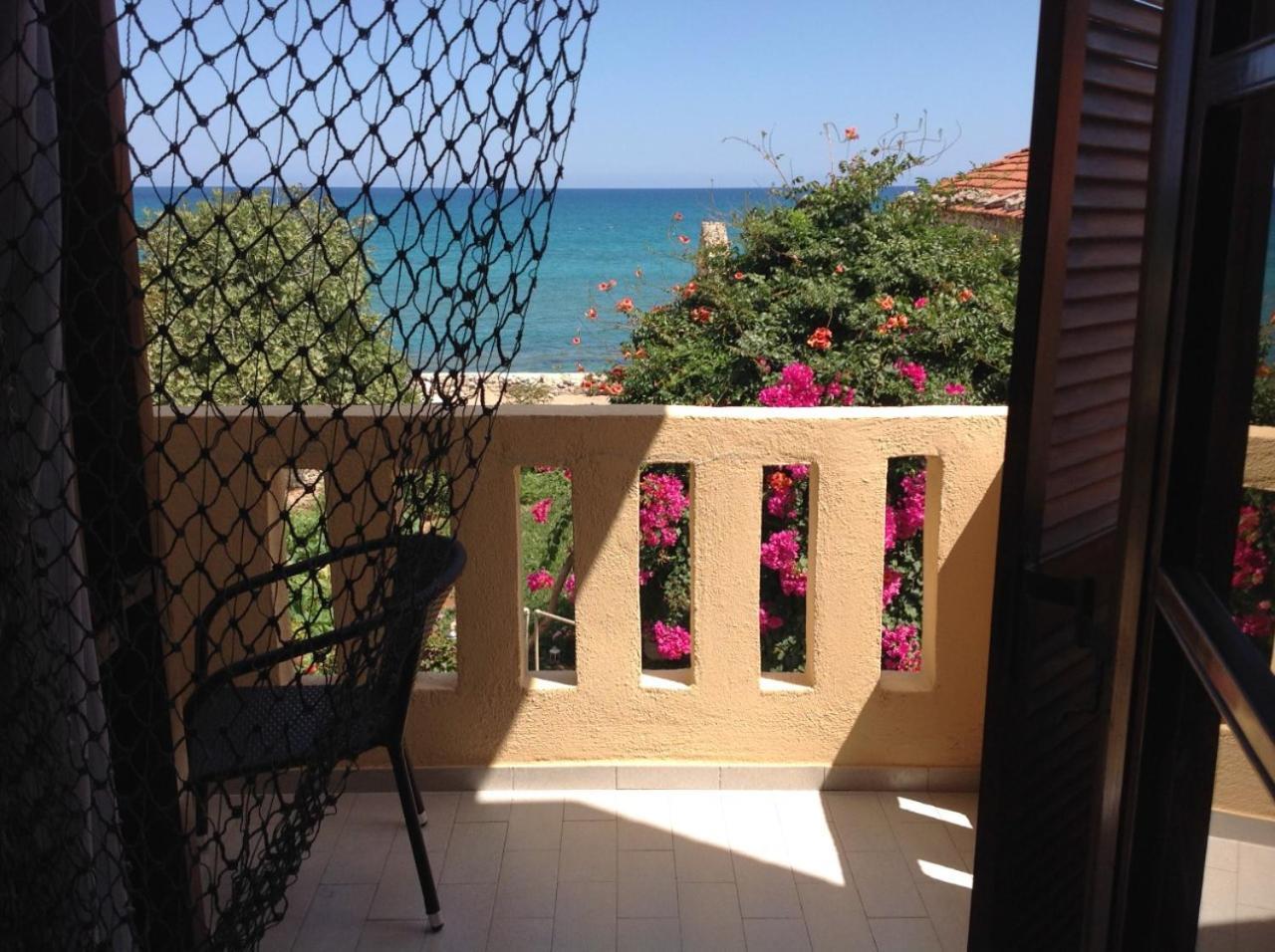 קליבס Asterias Studios & Apartments מראה חיצוני תמונה