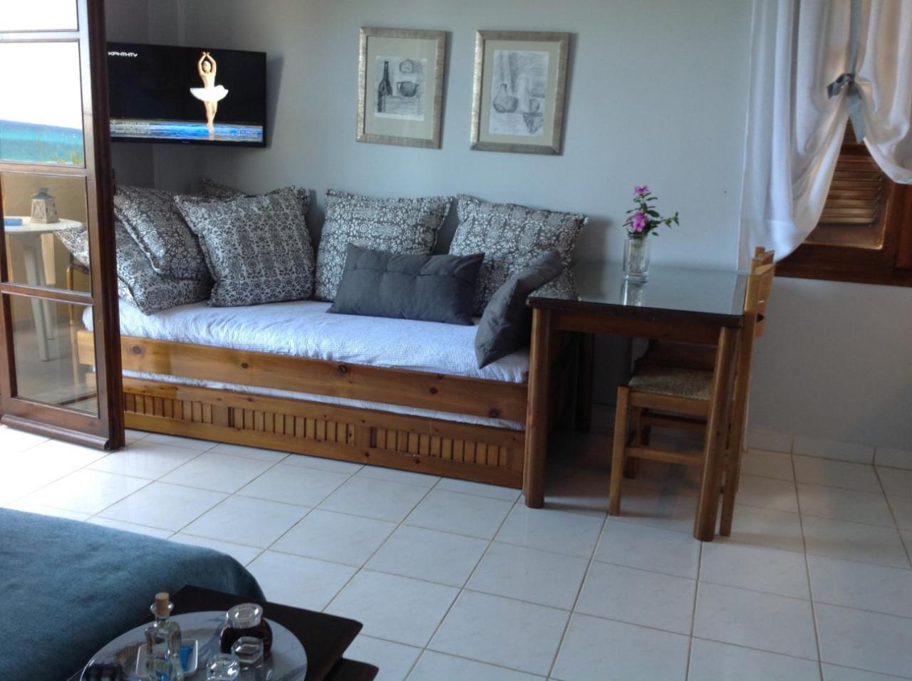 קליבס Asterias Studios & Apartments מראה חיצוני תמונה