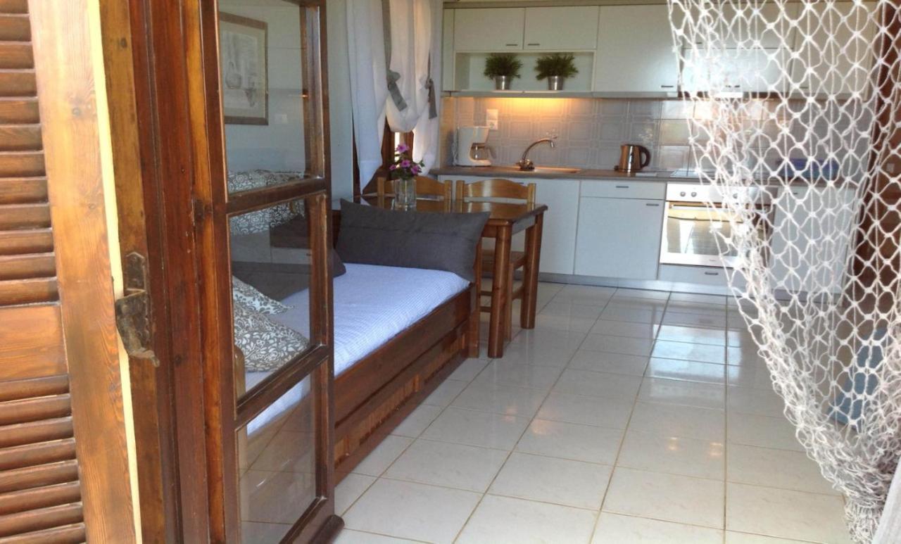 קליבס Asterias Studios & Apartments מראה חיצוני תמונה