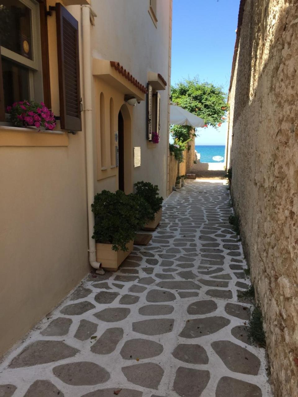 קליבס Asterias Studios & Apartments מראה חיצוני תמונה